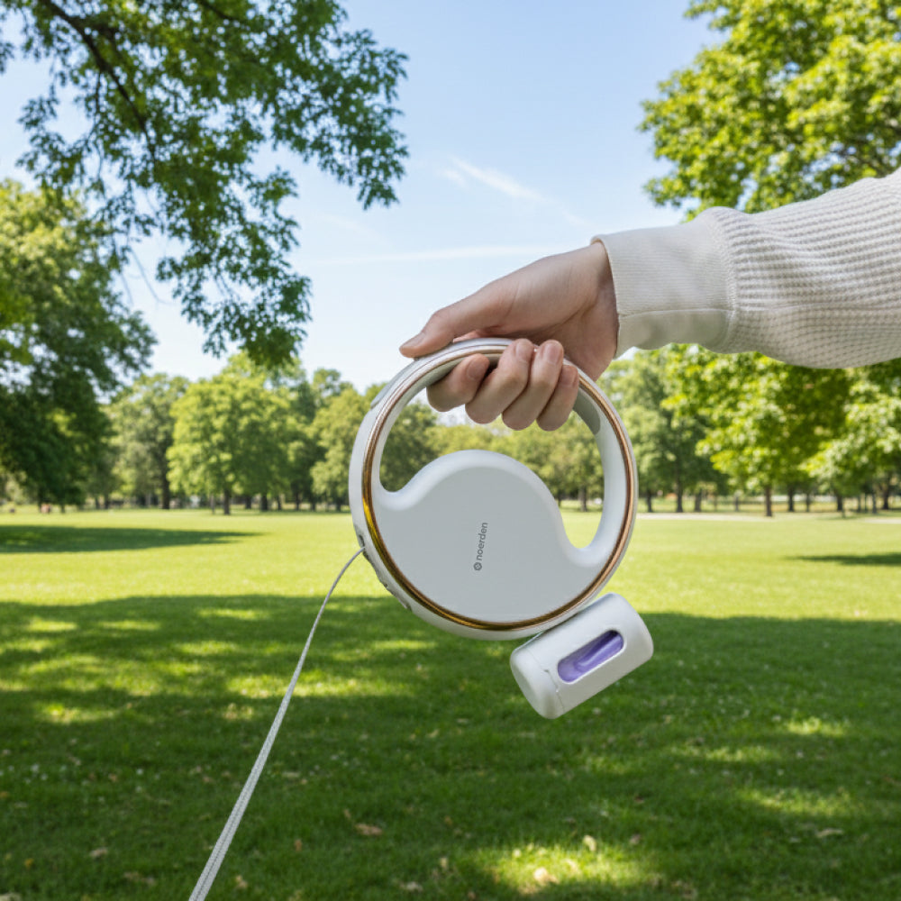 NOERDEN LUMI LEASH | Correa Retráctil 4 en 1 para Perros con Linterna LED Recargable USB-C